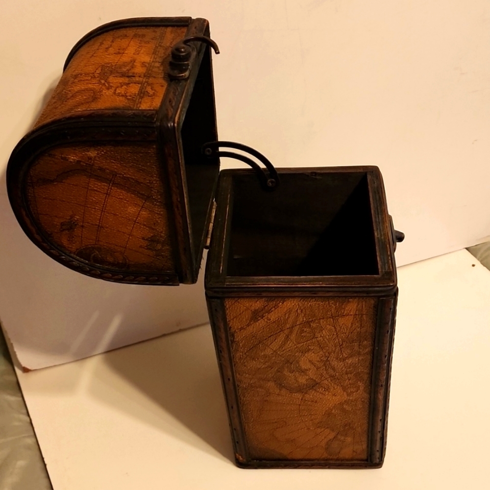 [SOLD]☆[HP]☆  Vintage Wooden Wine Box/Carrier - Picture 8 of 10